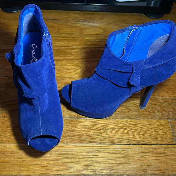 2$20 Blue Peep-Toe Ankle Boots - Picture 1 of 16